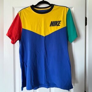 Women’s Medium Nike T-shirt, EUC